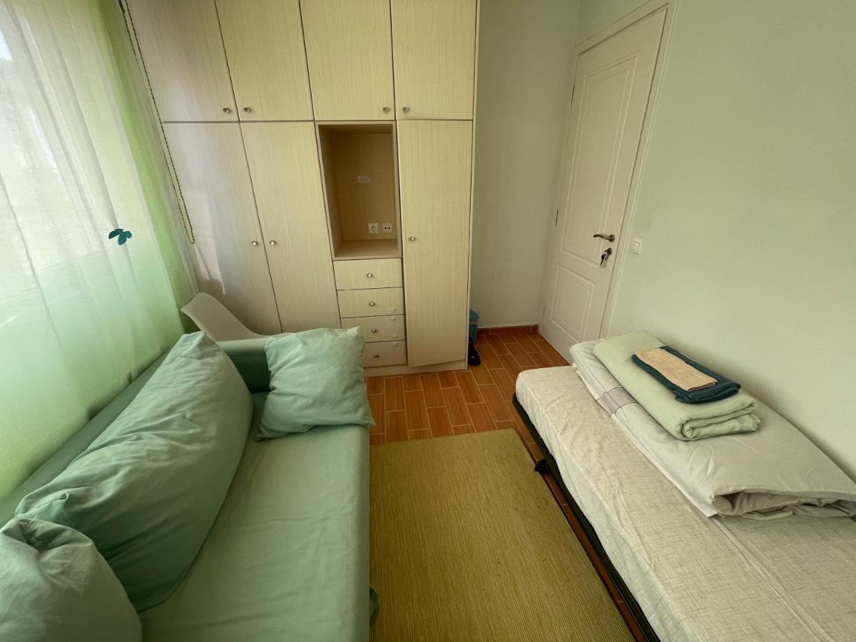 Room Near Athens Airport & Pallini Metro & Bus Station Экстерьер фото