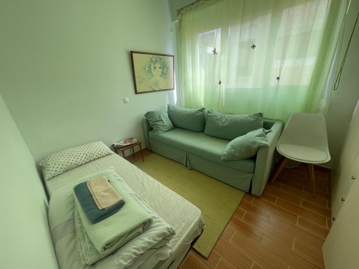 Room Near Athens Airport & Pallini Metro & Bus Station Экстерьер фото