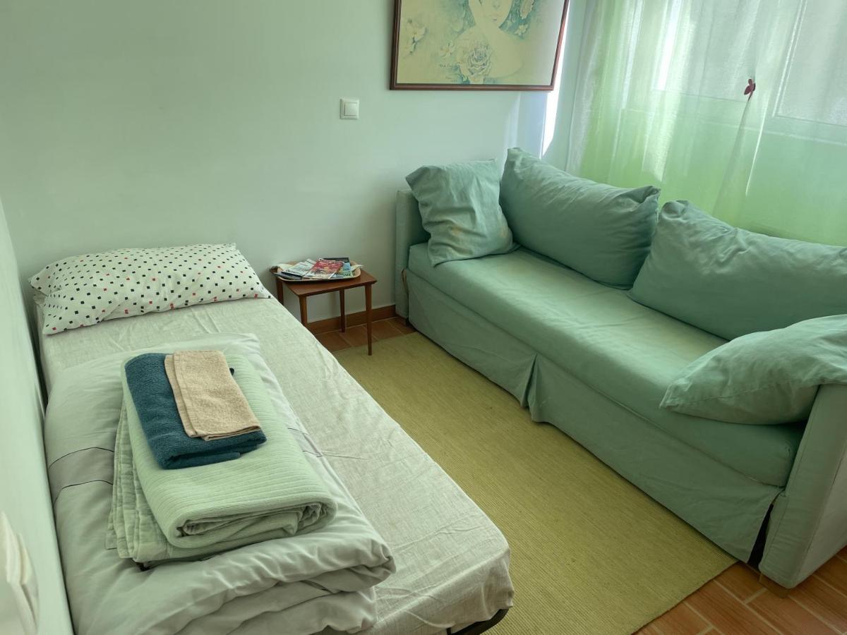 Room Near Athens Airport & Pallini Metro & Bus Station Экстерьер фото